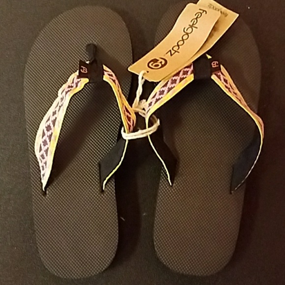comfy flip flop brands